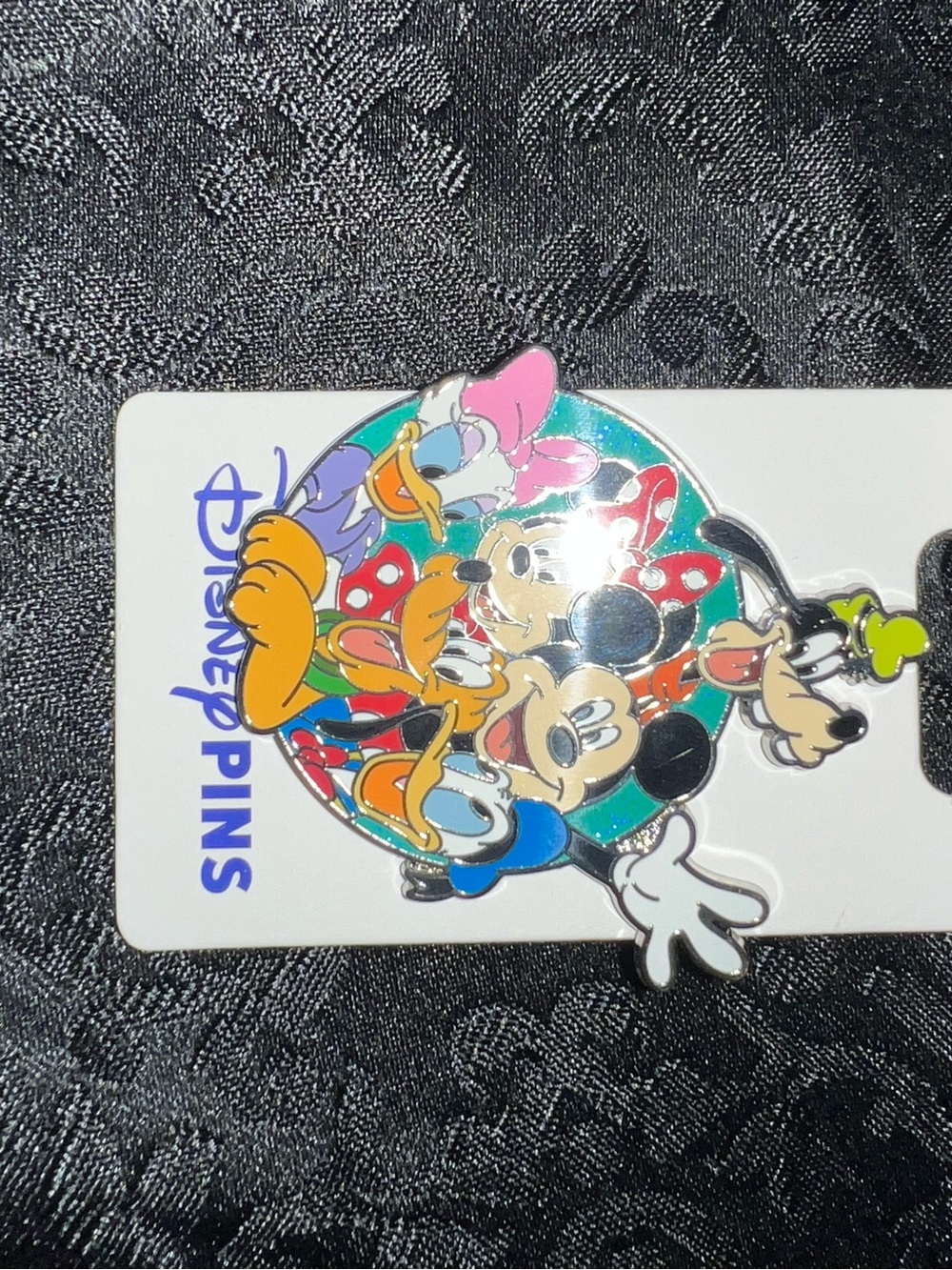 DISNEY PIN - Picture 3 of 3